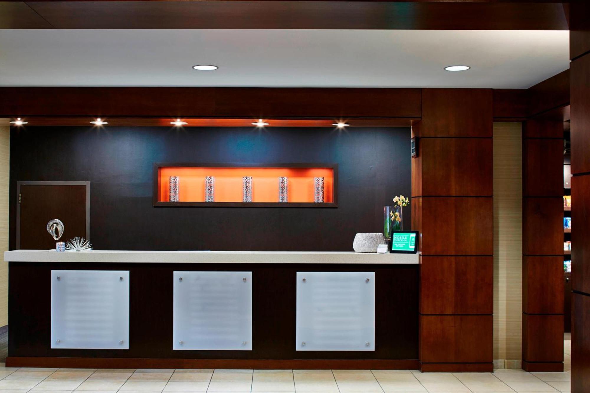 Courtyard By Marriott Bloomington Mall Of America Exterior photo